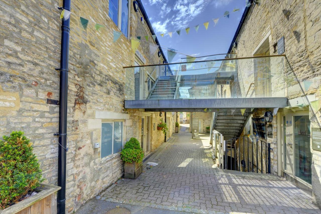 Glevum Lodge - 2 Bedroom Town Centre Apartment Cirencester Bagian luar foto